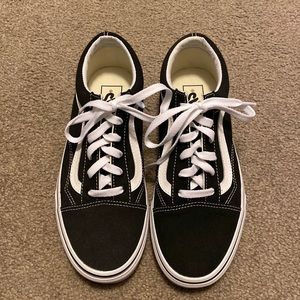 BRAND NEW! VANS Old Skool Black/White Laceup Sneakers in Womens 7.5.